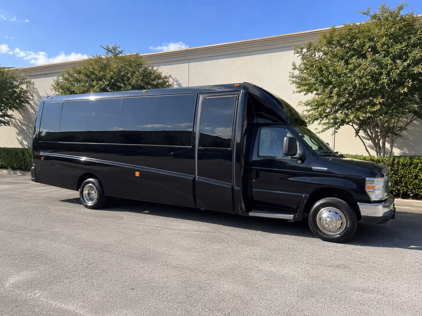 Midland Winery Tour & Pub Crawl Transportation